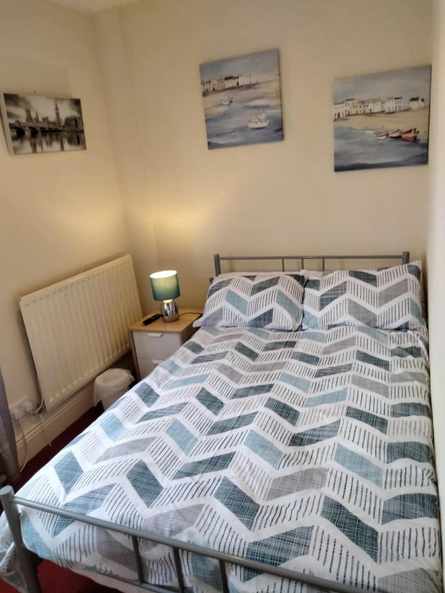 Smart, Comfortable Room - Contractors welcome Main Photo