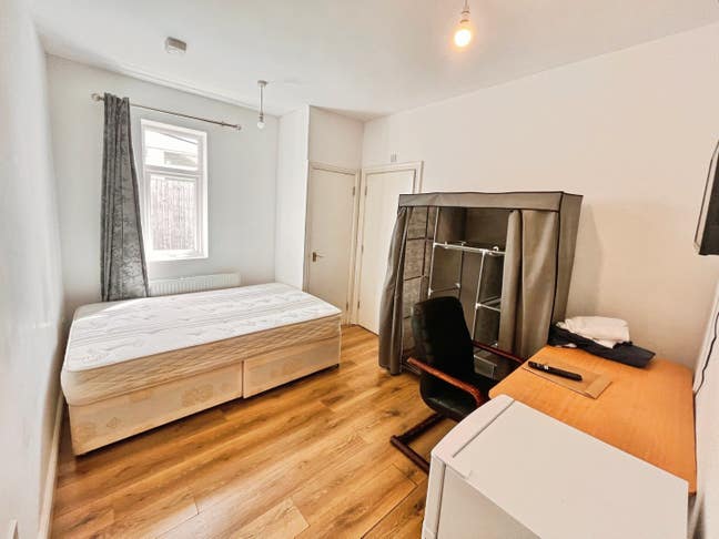 Stunning Ensuite room in a house in Croydon Main Photo