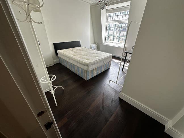 2 Rooms Available in 4B2B Flat – Prime Central Lon Main Photo