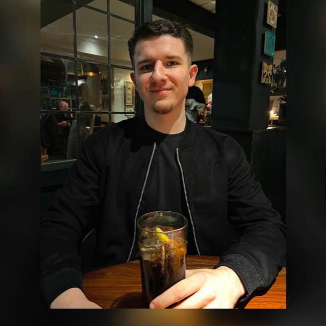 Professional Male seeks a single or double room Main Photo