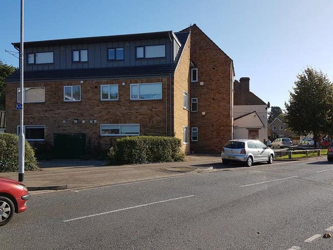 Extra large room close to central Cambridge Main Photo