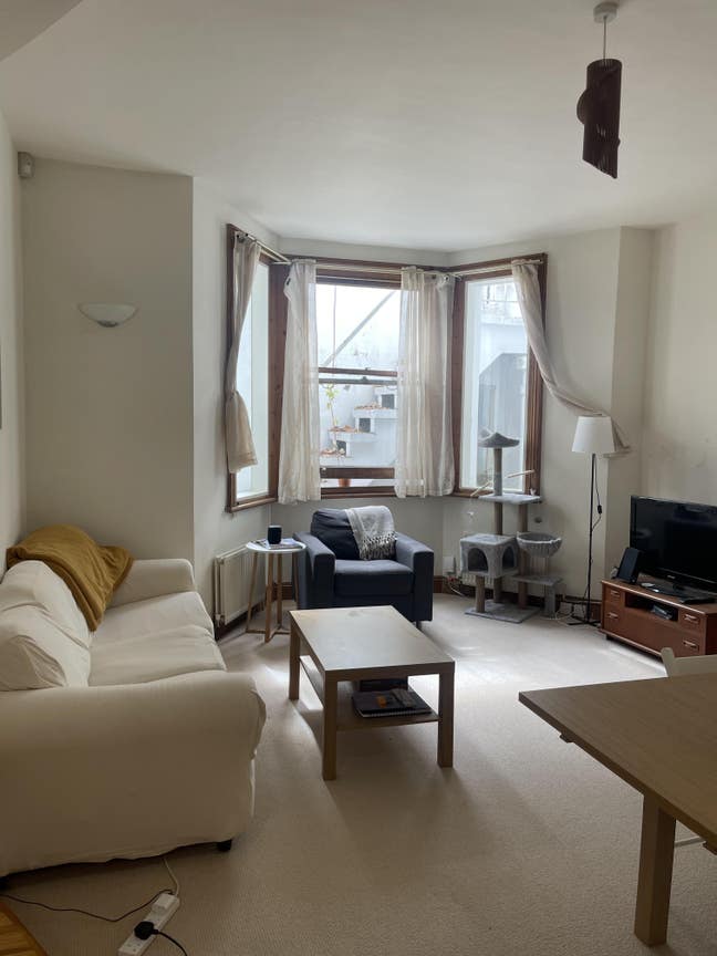 2 Bedroom Flat in West Kensington Main Photo