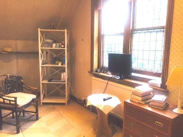  Large Single Bedroom available end September.  Main Photo