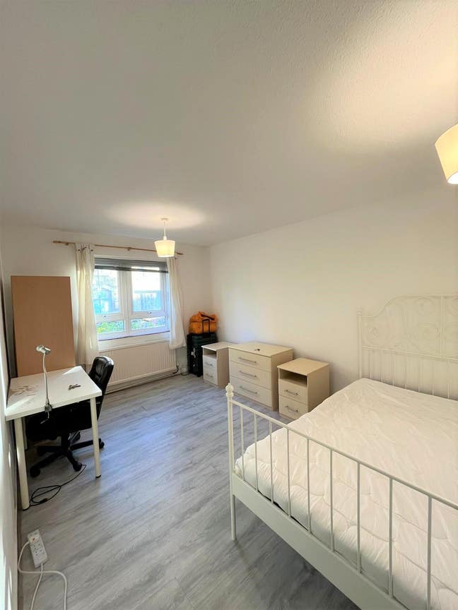 EC1Y: Rooms Available - All Bills Included Main Photo