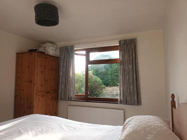 Double room to rent in central town location Main Photo