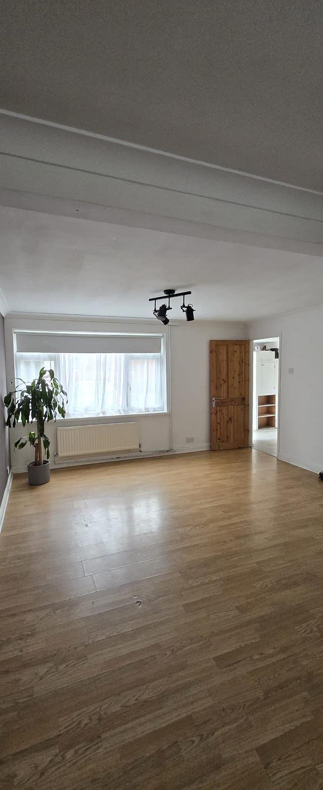 Modern and Spacious Property - Agent managed  Main Photo