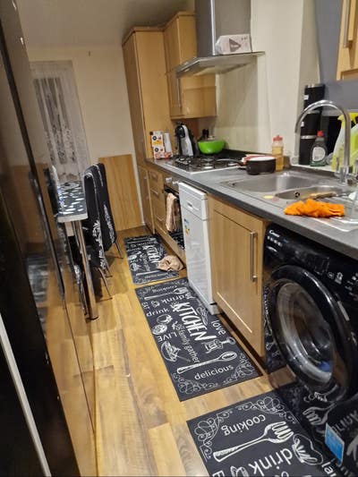 Double+box room available for couple/professionals Main Photo