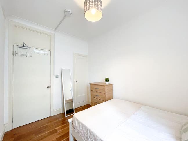 🌟 Bright Double Room in Mayfair Prime Location Main Photo