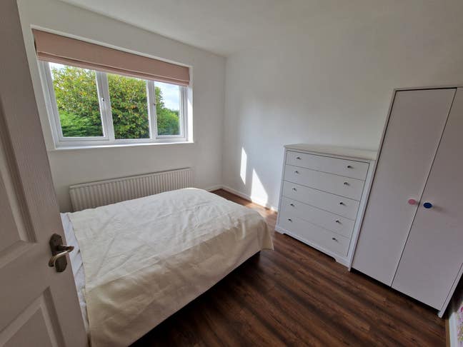 Double room separate bathroom lovely large house Main Photo