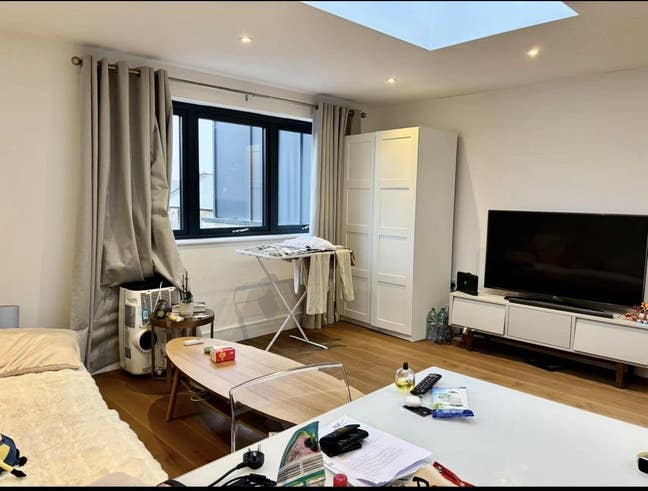Looking for a flatmate -modern 2b2b in Hammersmith Main Photo