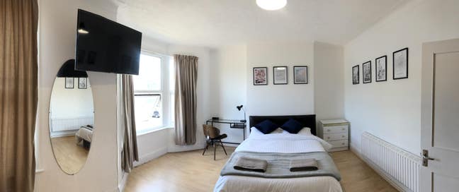 Large Double Room - Very short walk to Leyton Stn. Main Photo