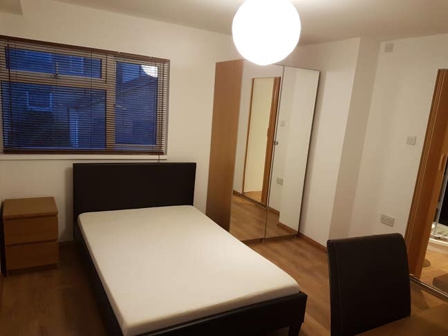 Ensuite rooms in Corby, NN18 Main Photo