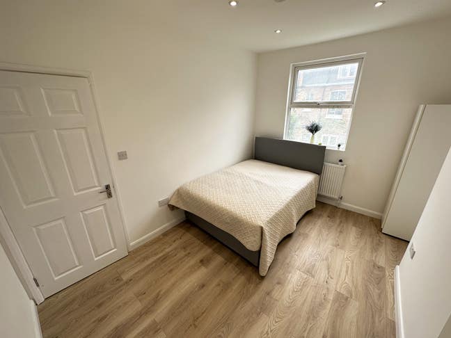 Room in 4bed terraced house, Shepherds Bush - Sept Main Photo