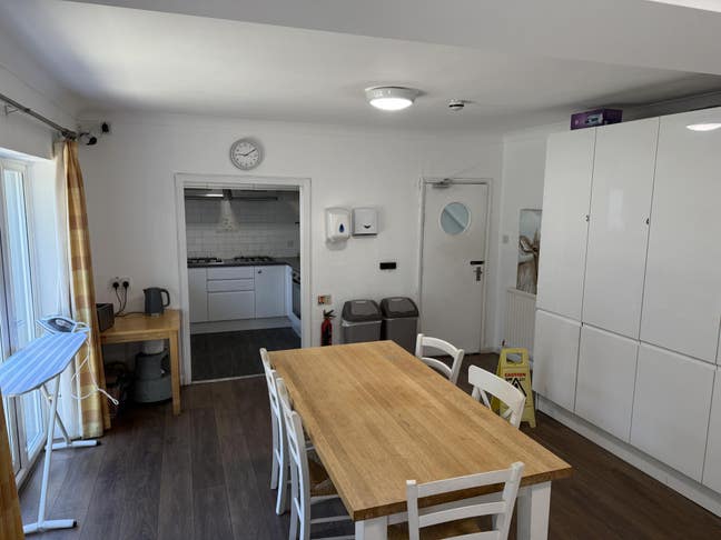 Small room, Double bed Main Photo