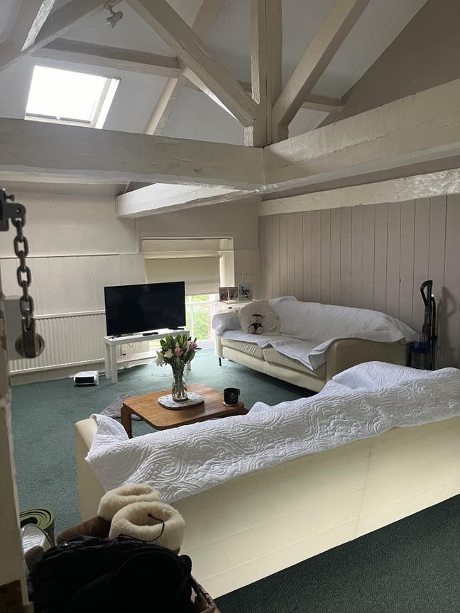 Self contained 1 bed flat in quiet, rural location Main Photo