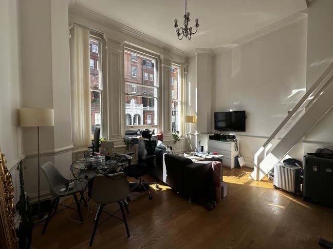 Beautiful, bright studio in South Kensington Main Photo