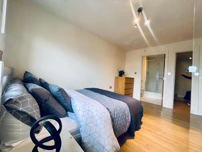 East India/Canning Town*Ensuite Double Room Main Photo