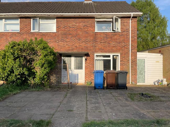 Large Double rooms for rent Main Photo
