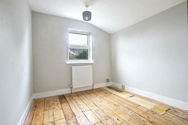 Double Room 750 PCM Bills Included Main Photo