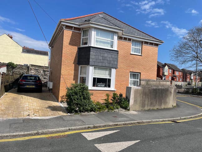 New build close to town Main Photo