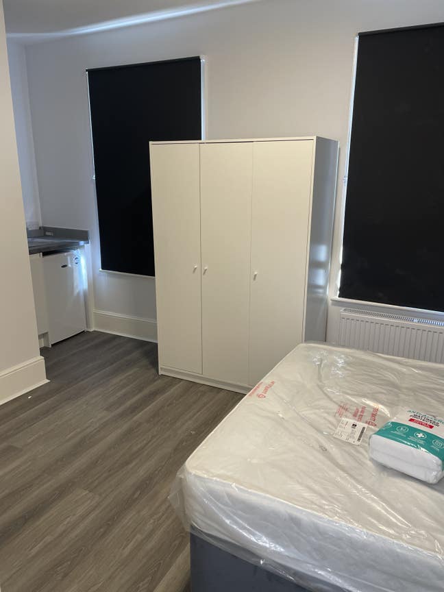Newly Refurbished Studio Flats in the Heart of Ba Main Photo