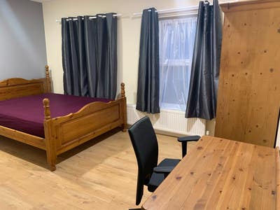 Ensuit Room - 5 Minutes to Town Center Main Photo