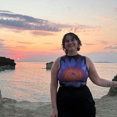 Friendly lesbian seeking wholesome queer household Main Photo