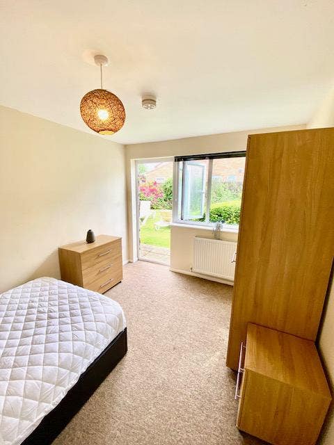 Premium Large Attractive Room Main Photo