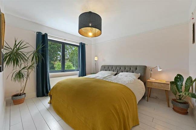 5 Doubles & 1 EnSuite in 6Bed w Living Room&Garden Main Photo
