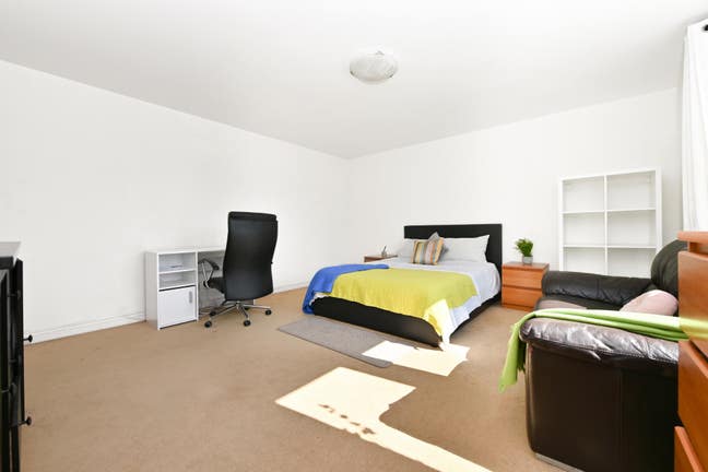 XL Ensuite Room | Modern Apartment | Canary Wharf Main Photo