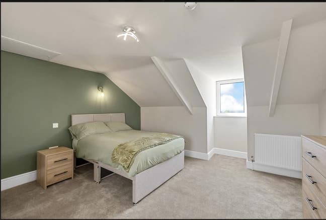 Super High End En-Suite Room £800 per Month Main Photo