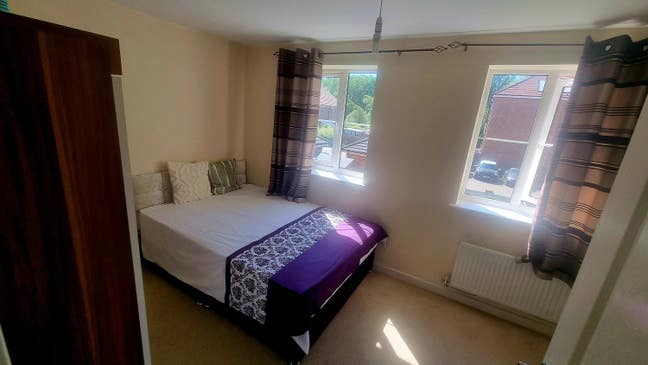 Double Ensuite Epsom KT17 Near to City and Station Main Photo