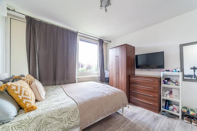 Couples Room - 5 Min Walk to East Putney Tube St Main Photo