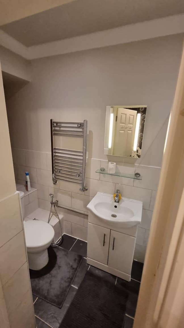 Double Room to Let, Newbury park, IG2 Main Photo