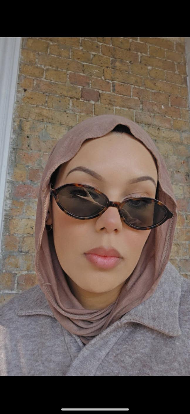 I am a professional female aged 30. I am look... Main Photo