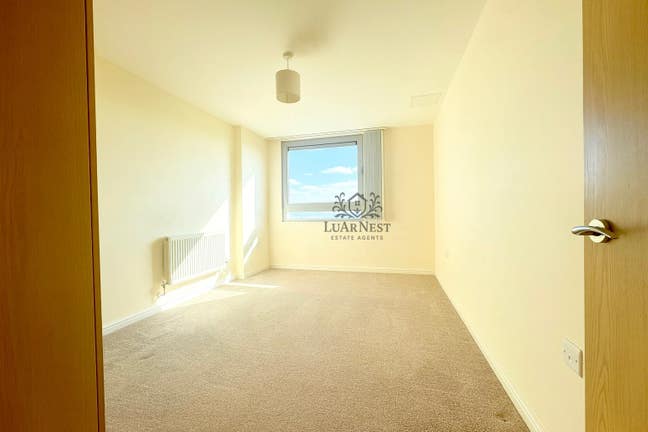 1 Bedroom Flat to rent £1500 Sutton  Main Photo