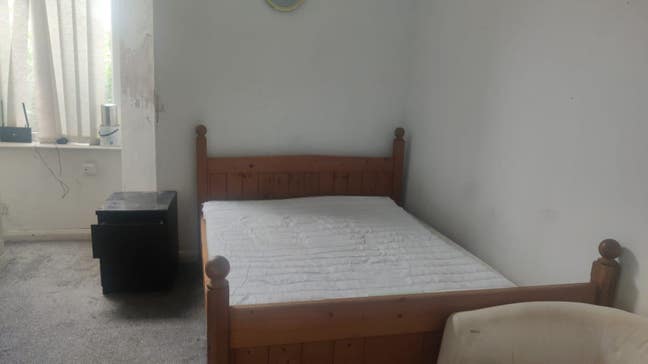 Double room, stone throw from hospital  Main Photo