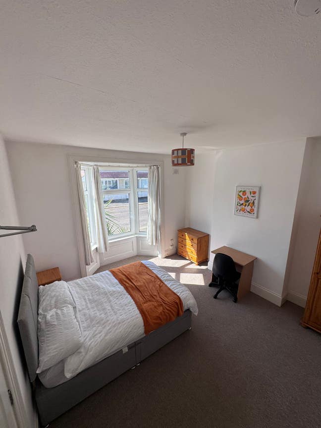 Double rooms available in shared house  Main Photo