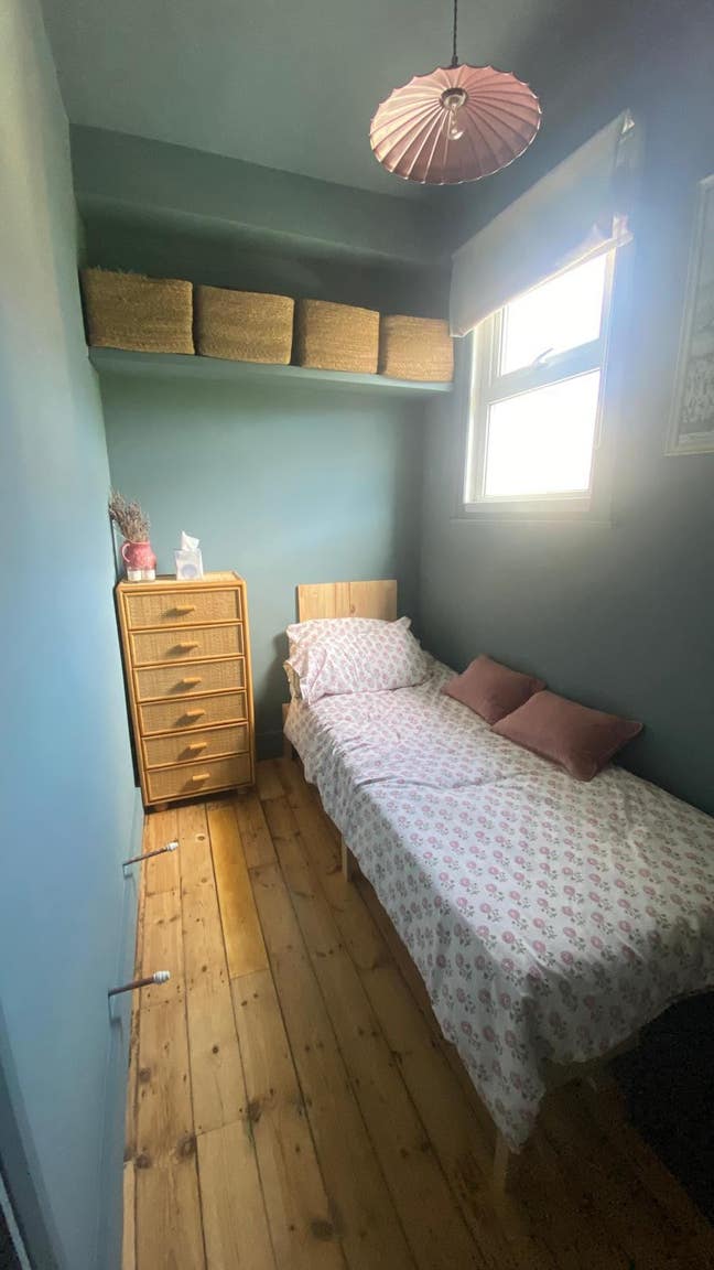Box room available Main Photo