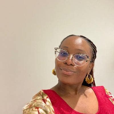 Professional Female seeks a single or double room Main Photo