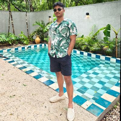 Professional Male seeks a double room Main Photo