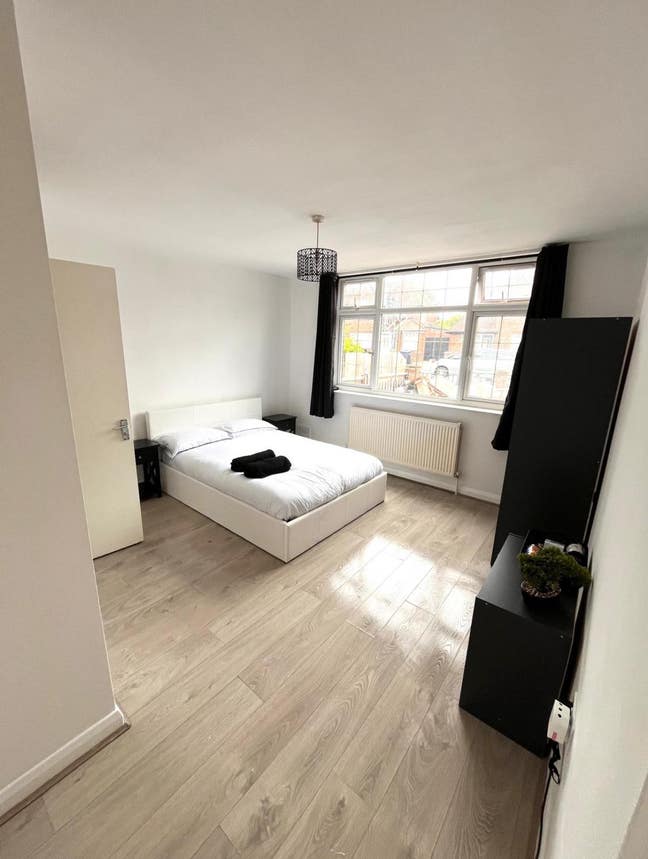 💼 Working Pro Room • N9 • No Extras Needed 🛏️ Main Photo