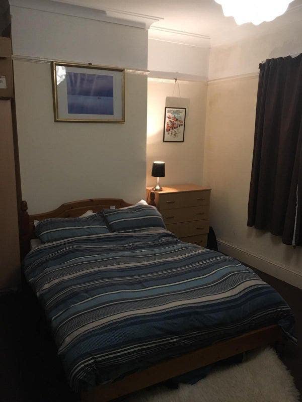Double room in quiet friendly house Main Photo
