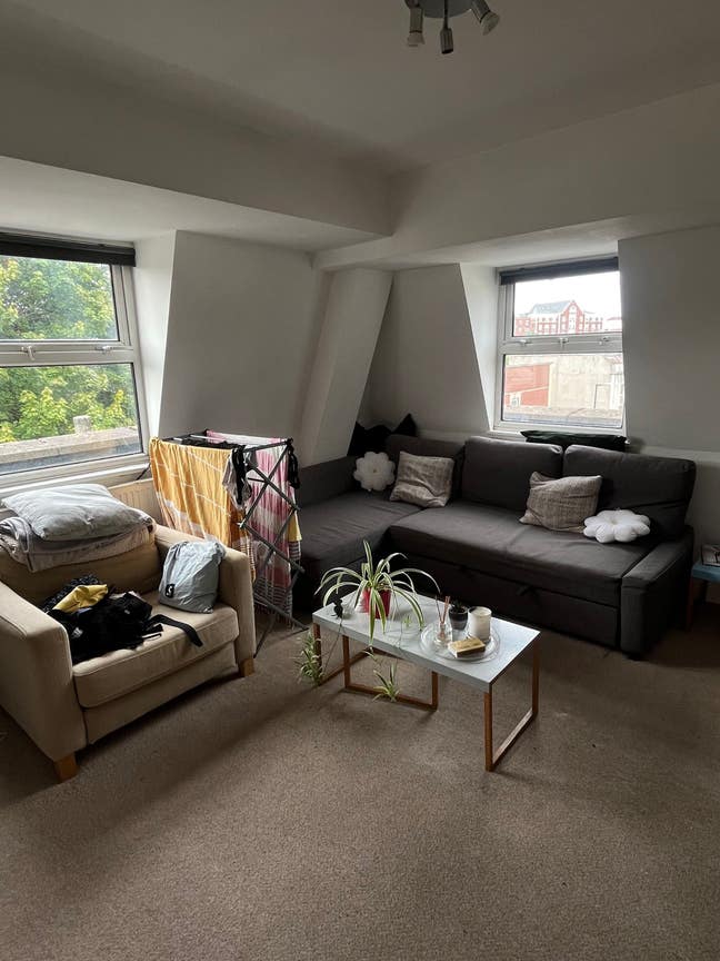 Room to Rent - in a two bed flat Main Photo