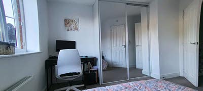 Ensuite Double bedroom. Right behind NHS Hospital Main Photo
