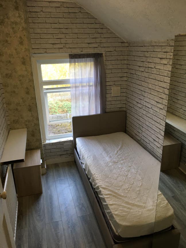 Single Room (1 Person) 2 Mins to College Main Photo