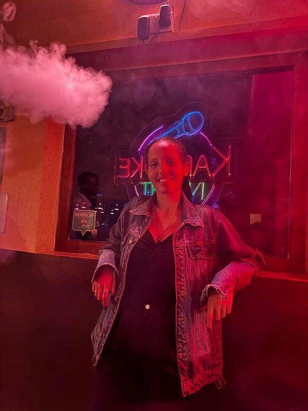 Professional Female seeks a double room Main Photo