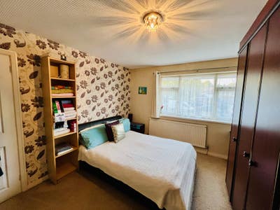 Double Bedroom Available to Rent Main Photo