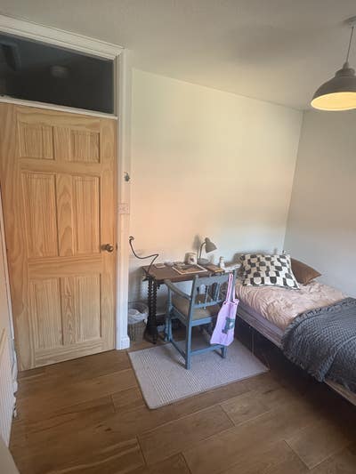 Lovely Room in  Town Centre  Main Photo