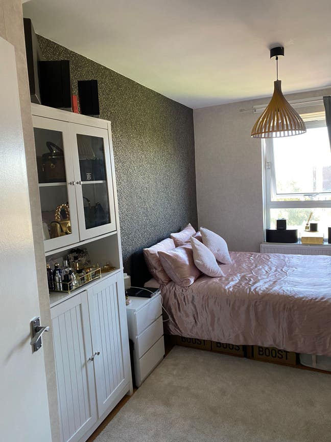 Looking for a flatmate Main Photo